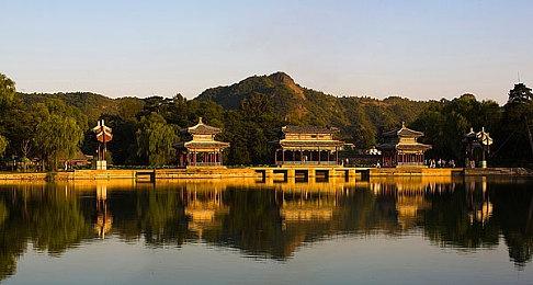 克苏鲁恐怖游戏《沉没之城2》首部预告 激战怪物！